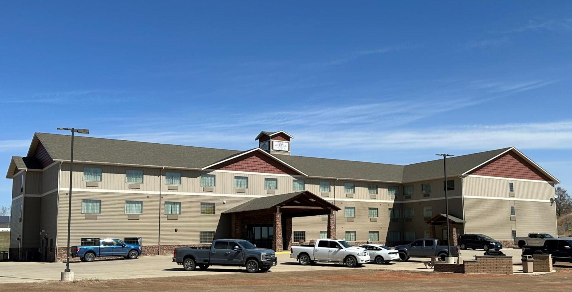 The Watford Hotel Watford City Bagian luar foto