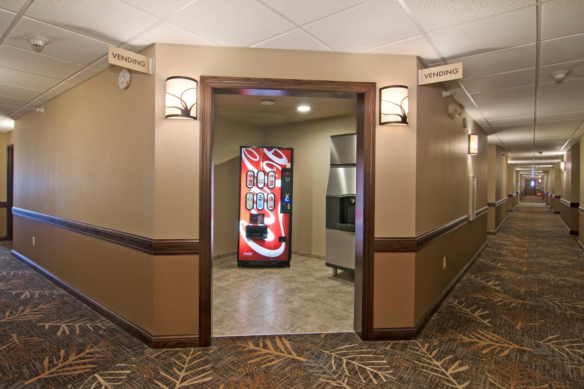 The Watford Hotel Watford City Bagian luar foto