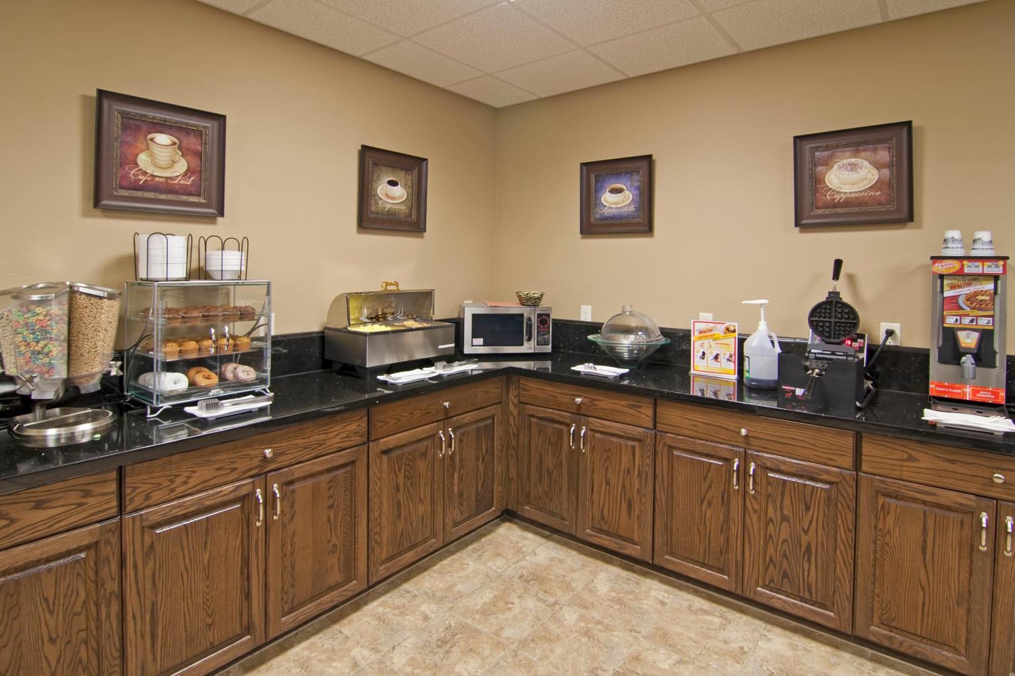 The Watford Hotel Watford City Bagian luar foto
