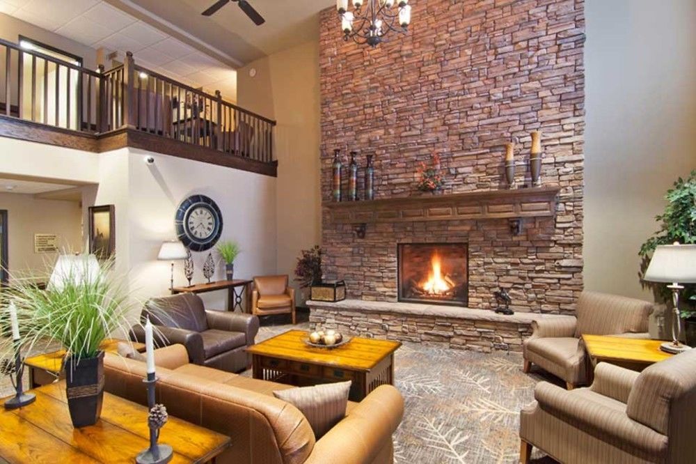 The Watford Hotel Watford City Bagian luar foto