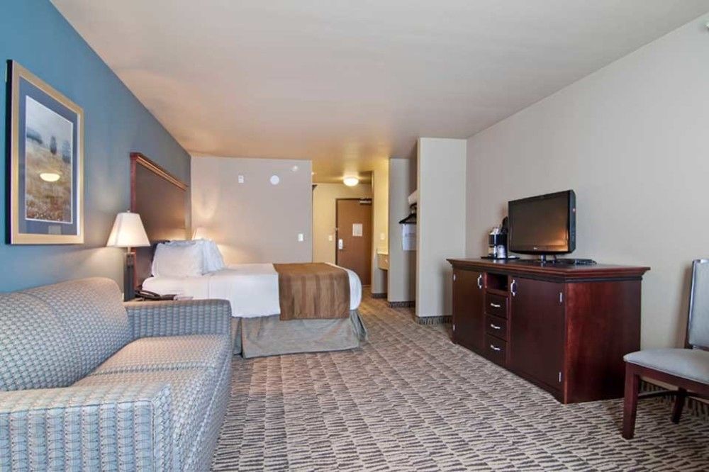 The Watford Hotel Watford City Bagian luar foto