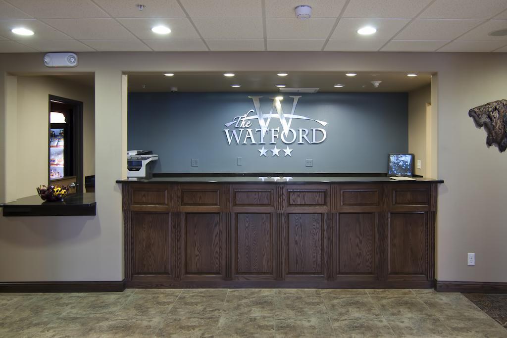 The Watford Hotel Watford City Bagian luar foto