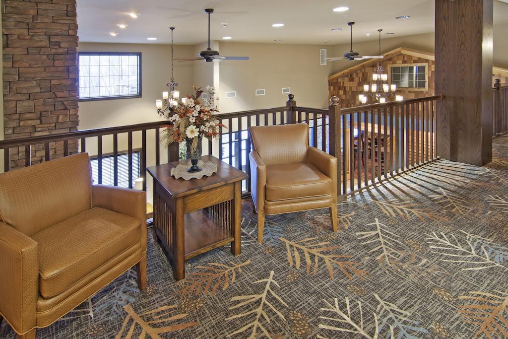 The Watford Hotel Watford City Bagian luar foto