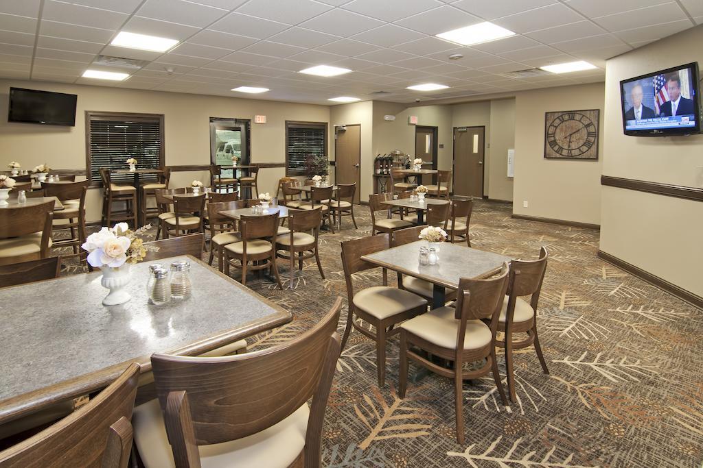 The Watford Hotel Watford City Bagian luar foto