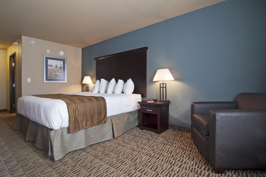 The Watford Hotel Watford City Bagian luar foto